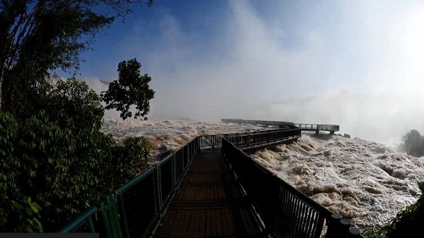 Cataratas com vazão espetacular. Foto: divulgação