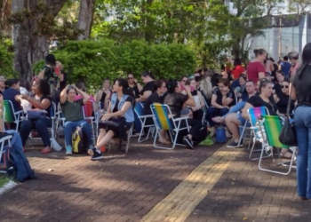 Greve começou hoje. Foto: Rádio Cultura de Foz do Iguaçu