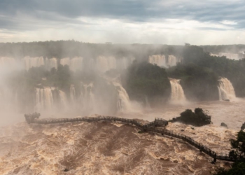 Turistas já aproveitam o passeio neste sábado. Foto: Nilmar Fernando/divulgação