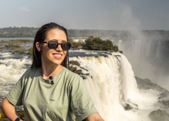 Visitante nas Cataratas do Iguaçu. Foto ilustrativa: Nilmar Fernando @fotoequipecataratas