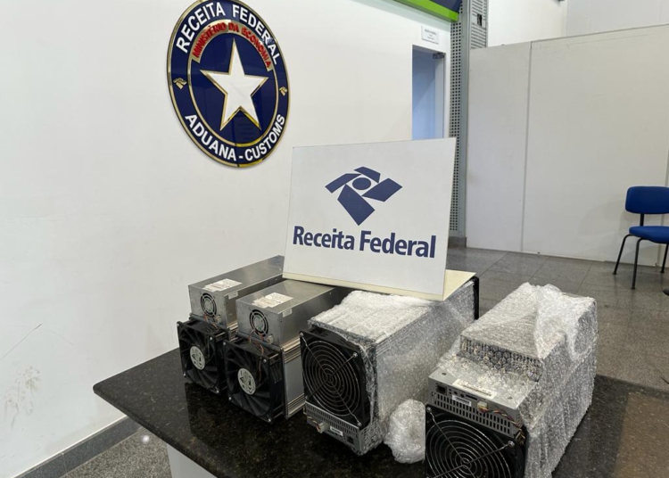 Máquinas mineradoras apreendidas pela RF. Foto: RF/Divulgação