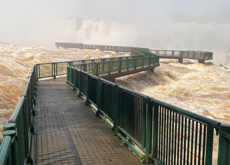 Passarela das Cataratas está aberta. Foto: Cesar Muller/divulgação