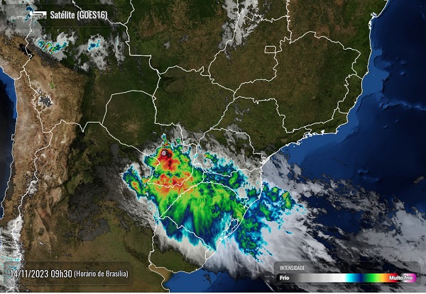 Foto feita por satélite, divulgada pelo Simepar, mostra a instabilidade sobre a região de Foz do Iguaçu.