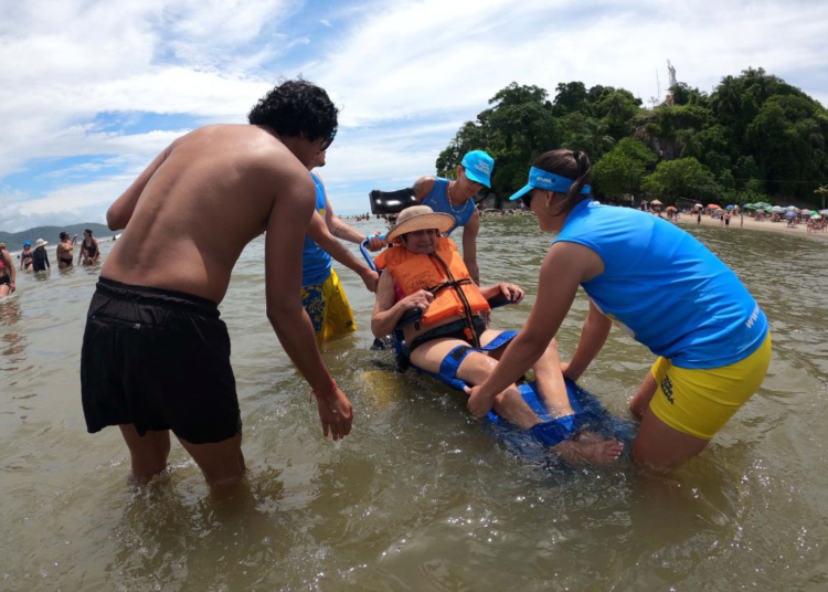 https://www.aen.pr.gov.br/Noticia/Estado-amplia-pontos-de-atendimento-com-novas-cadeiras-anfibias-no-Oeste-e-Litoral