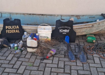 Materiais e embarcação apreendidos pela PF. Foto: divulgação