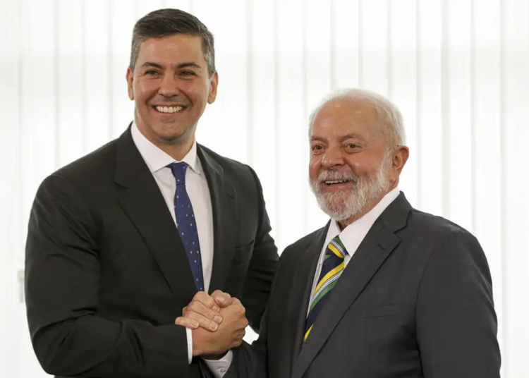 Apesar dos sorrisos, o clima foi tenso. Foto: Marcelo Camargo/Agência Brasil