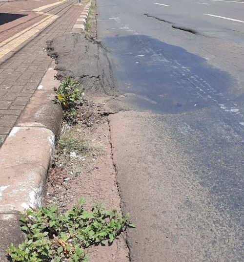 No caso da foto em destaque, a “cara de Foz” está na “cara” de quem administra a cidade, já que aos fundos temos o prédio da Prefeitura Municipal. Foto: Não Viu?