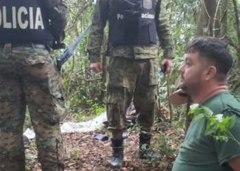 Gordinho sendo preso pela polícia paraguaia nesta quinta-feira (15). Foto: divulgação