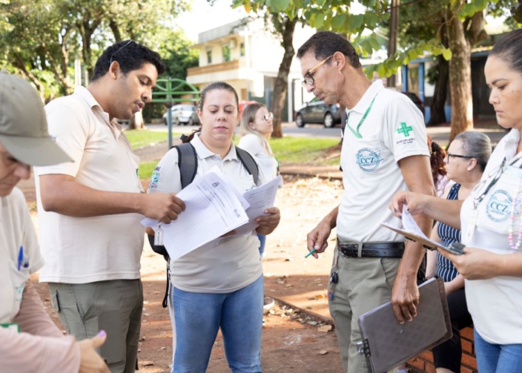 Combate à dengue em Foz. Foto: PMFI