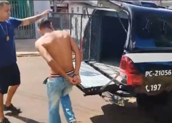 Suspeito sendo preso. Foto: captura de vídeo