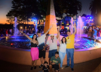 Visitantes no Marco das Três Fronteiras. Foto: Diogo Justus, Maurício Henrique | Marco das Três Fronteiras