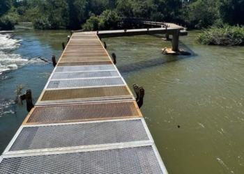 Passarela está sendo recuperada depois da enchente do anos passado. Foto: Parque Nacional Iguazú/Reprodução