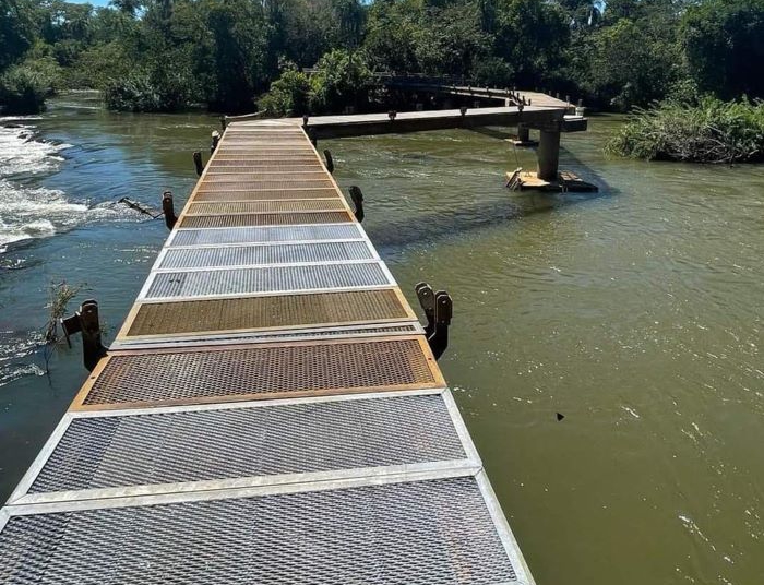 Passarela está sendo recuperada depois da enchente do anos passado. Foto: Parque Nacional Iguazú/Reprodução