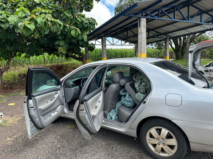 Um dos veículos apreendidos pela Receita Federal nesta terça-feira (09). Foto: divulgação