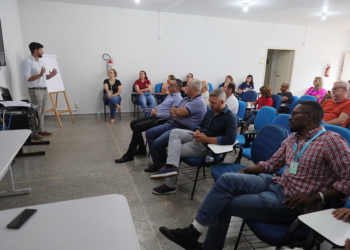 As reuniões com a gestão municipal, membros do Comitê de Combate à Dengue, Comus (Conselho Municipal de Saúde), 9ª Regional e demais setores da prefeitura acontecem desde o mês passado e são conduzidas pelos representantes do WMP Brasil/Fiocruz. Foto: PMFI