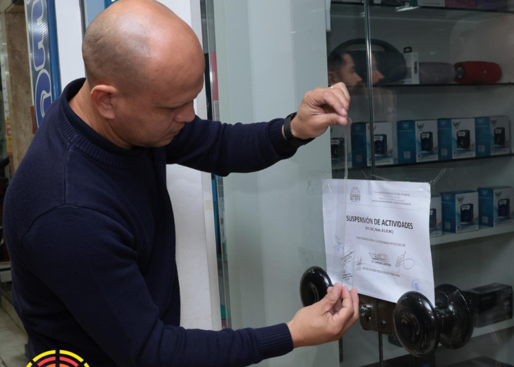 Fechamento de lojas. Foto: divulgação