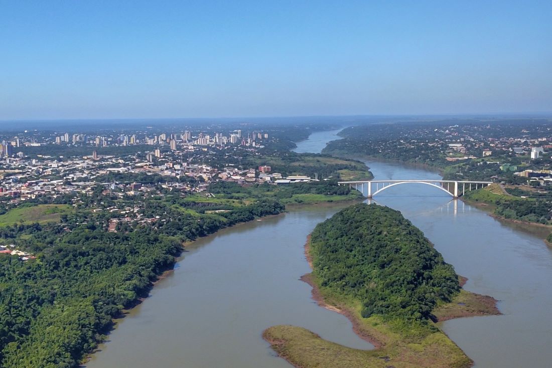 Rio Paraná e a Ponte da Amizade. Foto: José Fernando Ogura/Arquivo AEN