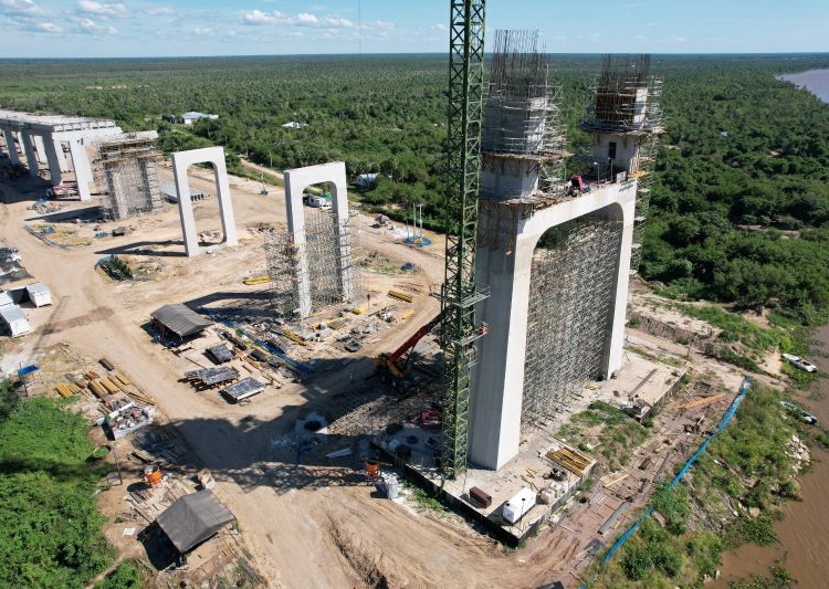 Esta nova passagem é considerada o principal elo da Rota Bioceânica porque ligará dois oceanos através do Chaco Paraguaio, desde a fronteira com o Brasil até a zona fronteiriça com a Argentina, em Pozo Hondo. Foto;: Agência IP