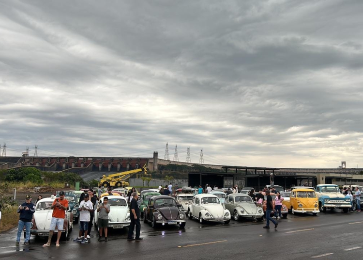 Fuscas na usina de Itaipu. Foto: divulgação