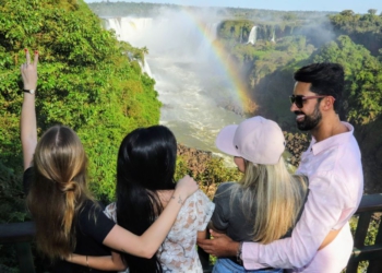 Visitantes nas Cataratas do Iguaçu. Foto: Christian Rizzi