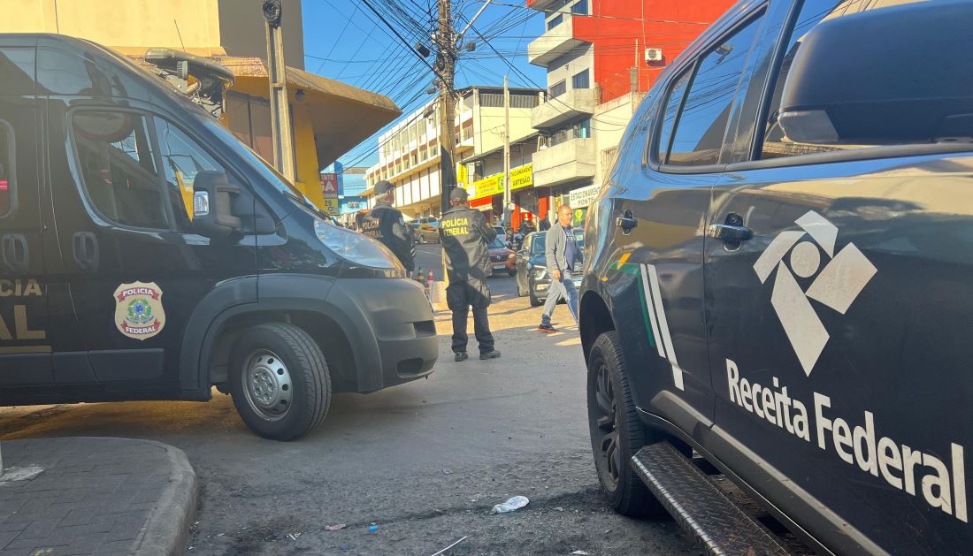 Operação contra o azeite argentino na região da Ponte da Amizade. Foto: PF/divulgação