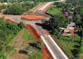 O corredor consiste na pavimentação asfáltica de 4,6 quilômetros, na cidade de Presidente Franco. Foto: divulgação