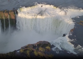 Mirante da Garganta do Diabo do lado Argentino das Cataratas do Iguaçu. Foto: Parque Nacional Iguazú/divulgação