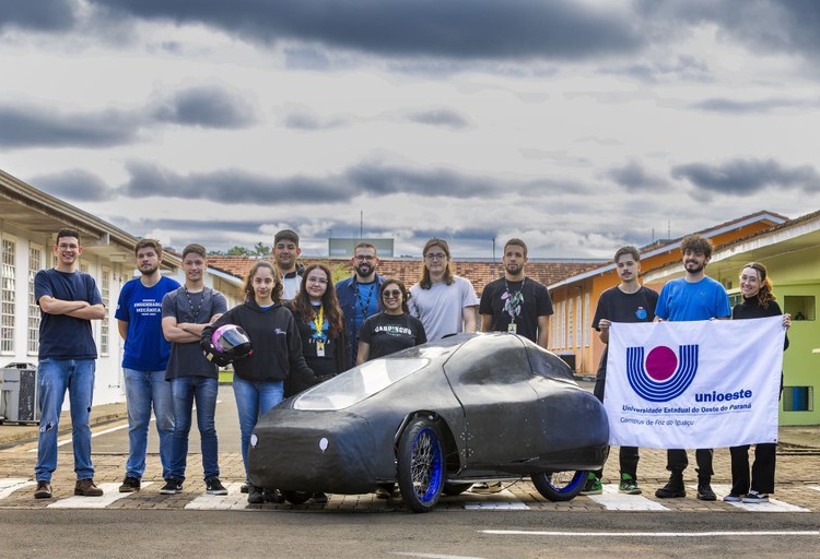 A equipe de Foz do Iguaçu conta com 22 universitários dos cursos de Engenharia Elétrica, Mecânica, de Energia e Ciência da Computação. Foto: divulgação