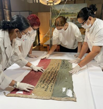 Restauração da bandeira do Paraguai. Foto: divulgação/Agência IP