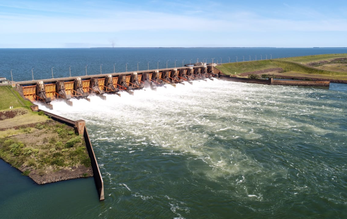 Hidrelétrica de Yacyretá. Foto: EBY