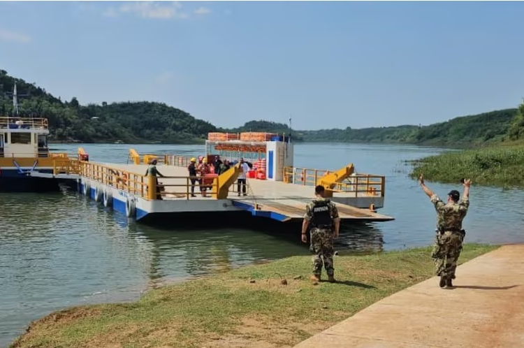 Balsa Rainha Irala fará a travessia fluvial. Foto: MOPC/divulgação