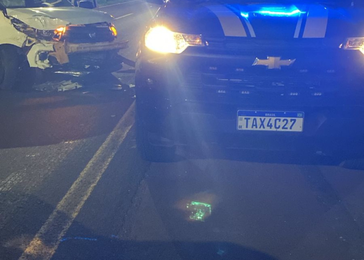 Colisão durante a perseguição. Foto: PRF