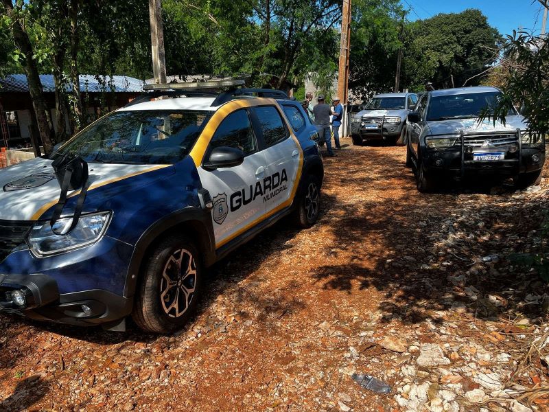 Guarda Municipal está atuando na desocupação da área invadida. Foto: PMFI