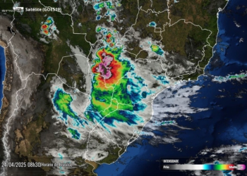 Foto de satélite divulgada nesta quinta-feira pelo Simepar mostra muitas nuvens sobre o Paraná.