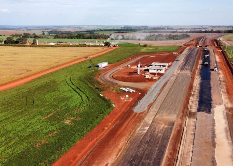 Andamento da construção da praça de pedágio da área rural, que terá uma balança para pesagem de veículos e um posto da Polícia Caminera. Foto: MOPC