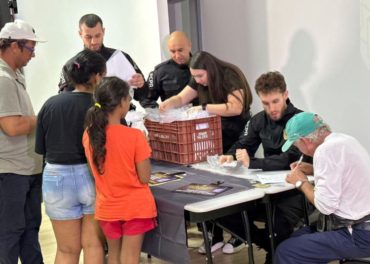 Devolução de celulares roubados ou furtados em Cascavel. Foto: Adilson Domingues/PCPR
