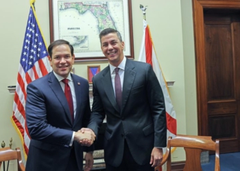 Encontro entre o senador Marcos Rubio e o presidente Santiago Peña no gabinete do congressista no Capitólio. Foto: Presidência do Paraguai