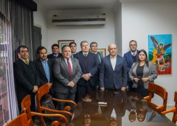O economista Ramón Ramírez Caballero e sua equipe assumiram a Prefeitura de Ciudad del Este na manhã de hoje. Foto: divulgação