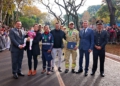 No desfile, a médica Samela Oliveira e o cabo Jairo André da Silva, do 9º Grupamento do Corpo de Bombeiros,   receberam a Medalha Cataratas e uma Menção Honrosa. Foto: PMFI