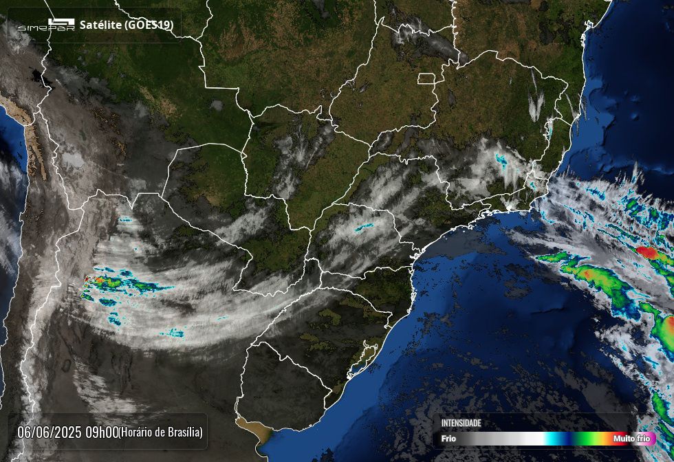 Nuvens se afastando do Oeste do Paraná, região de Foz do Iguaçu. Foto: Simepar