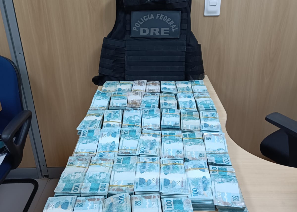 Dinheiro apreendido na operação. Foto: divulgação