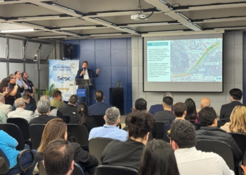Durante o evento, realizado na sala de reuniões do Sesc Paraná, o prefeito General Silva e Luna destacou o caráter estratégico da obra. Foto: PMFI