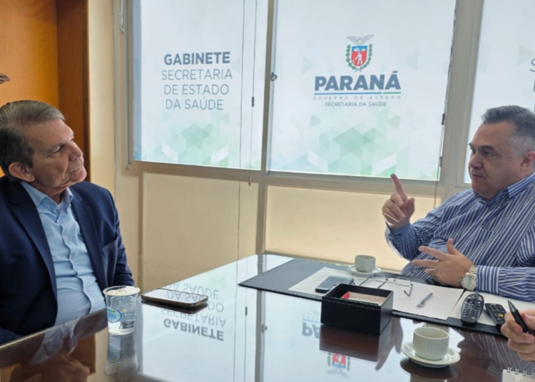 Silva e Lun e Beto Preto   em reunião nesta terça-feira, em Curitiba. Foto: divulgação