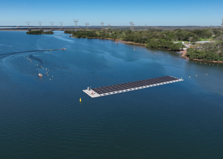 Usina do solar flutuante no Lago de Itaipu. Foto: divulgação