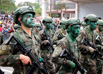 Veja as fotos do desfile, de Christian Rizzi, divulgadas pela Prefeitura de Foz