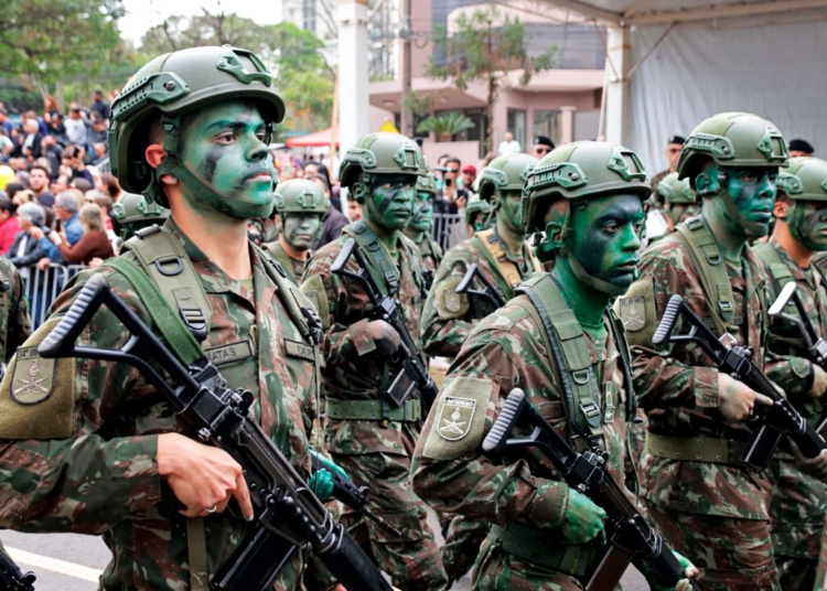 Veja as fotos do desfile, de Christian Rizzi, divulgadas pela Prefeitura de Foz