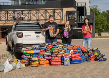 Entrega das rações arrecadadas; Foto: divulgação