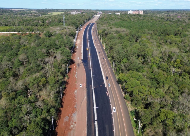 Duplicação da Rodovia das Cataratas em Foz do Iguaçu chega a 65% de execução
Fotos: DER