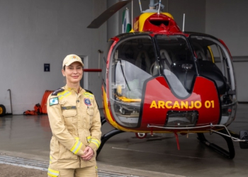 Com o Arcanjo 01, a bombeira está podendo cumprir seu propósito profissional.
Foto: Ricardo Ribeiro/AEN