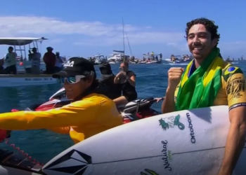 Yago Dora é campeão da Liga Mundial de Surfe.
Foto: Reprodução WSL